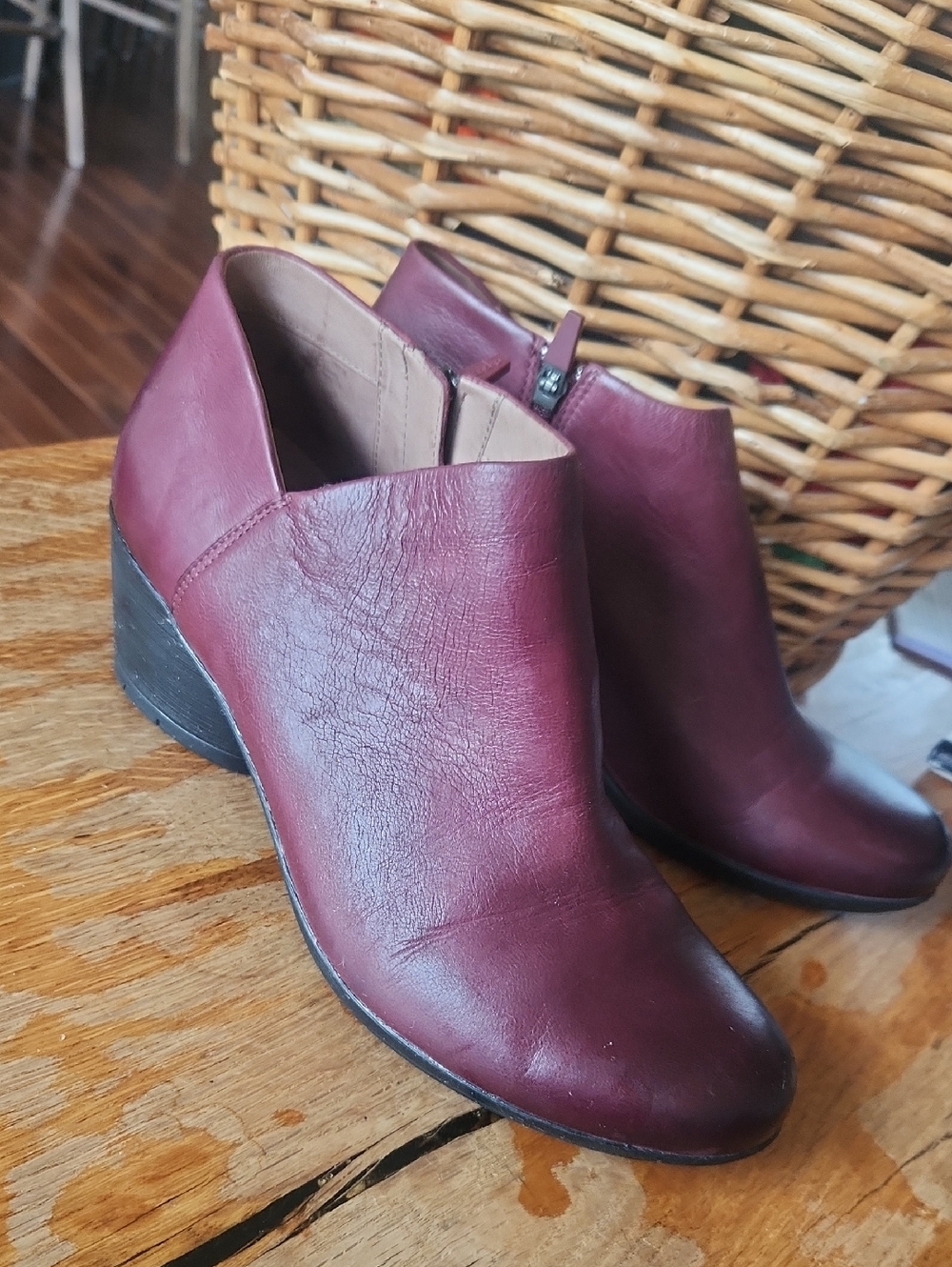 Dansko Leather Side Zip Ankle Boots‎ Maroon Women’s Sz 41 (US 10.5-11)